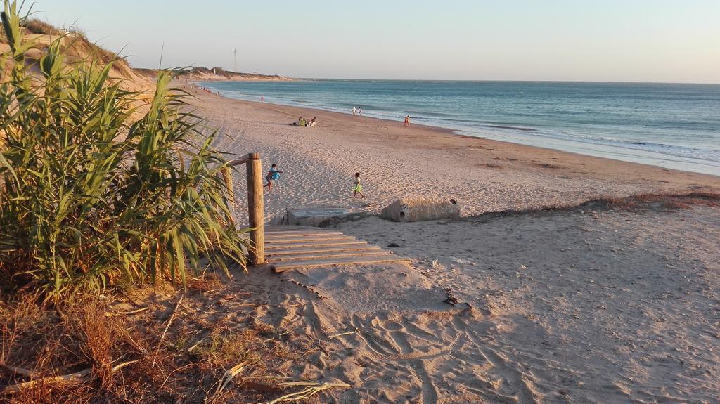 Finca Las Dunas Con Dos Chalets Con Jacuzzis En Primera Linea De Playa Uno De 4 Dormitorios Y Otro De 2 Dormitorios Rota Esterno foto