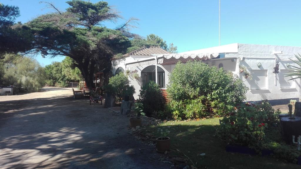 Finca Las Dunas Con Dos Chalets Con Jacuzzis En Primera Linea De Playa Uno De 4 Dormitorios Y Otro De 2 Dormitorios Rota Esterno foto