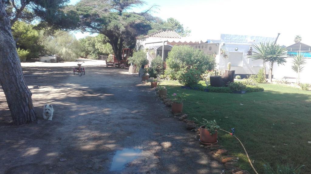 Finca Las Dunas Con Dos Chalets Con Jacuzzis En Primera Linea De Playa Uno De 4 Dormitorios Y Otro De 2 Dormitorios Rota Esterno foto