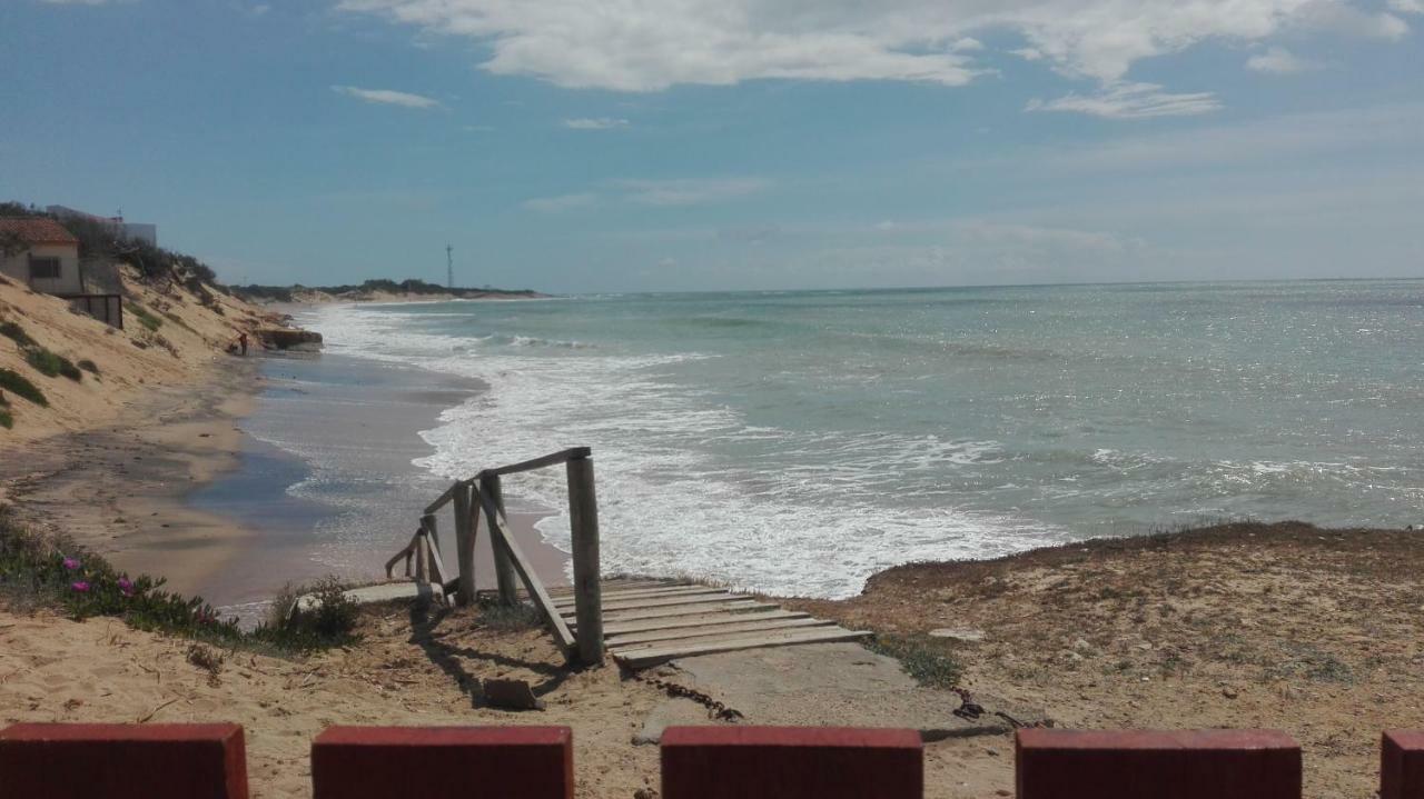 Finca Las Dunas Con Dos Chalets Con Jacuzzis En Primera Linea De Playa Uno De 4 Dormitorios Y Otro De 2 Dormitorios Rota Esterno foto